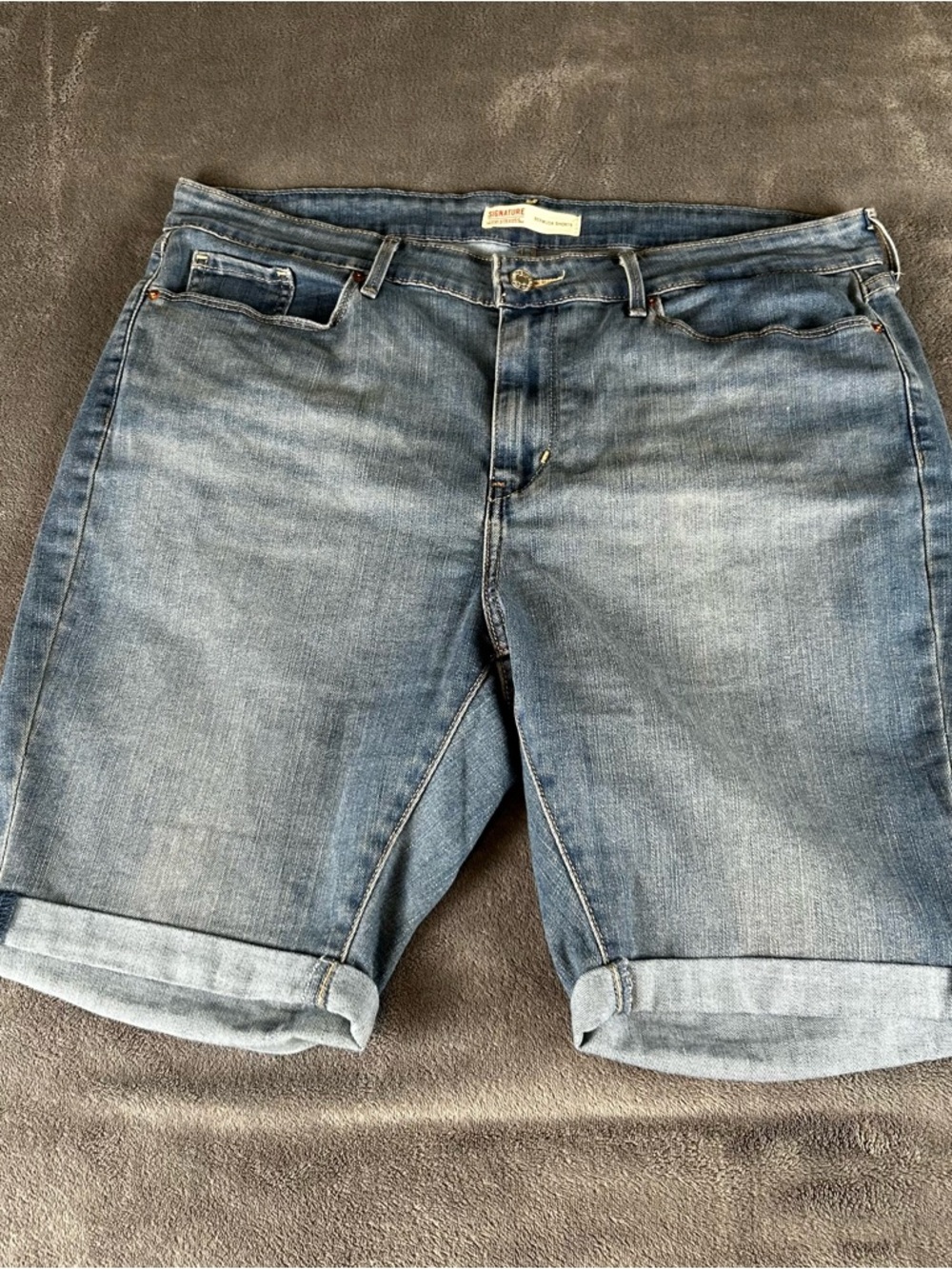 Levi’s Signature Bermuda Shorts Womens 18 Long Cut Off Jean Shorts Jorts Classic